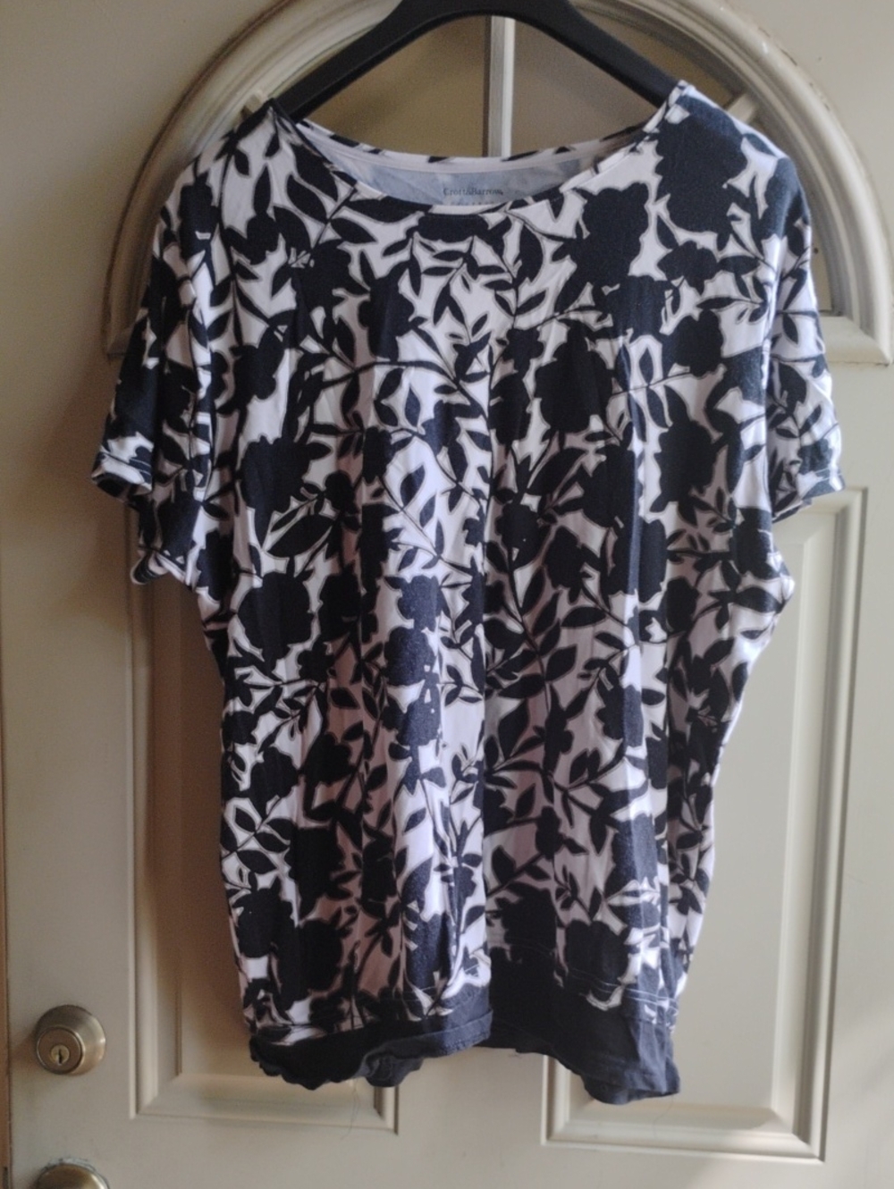 croft & barrow Black and White Floral Short Sleeve Tee